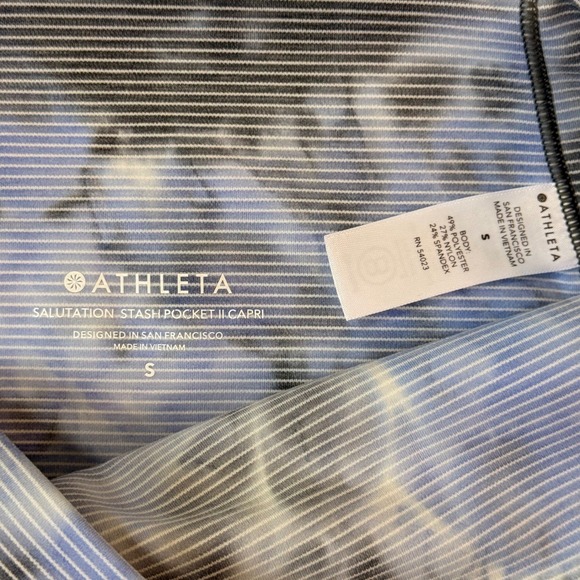 Athleta‎ Salutation Stash Pocket Capri Blue Gray Striped Tie Dye Activewear - Picture 7 of 8